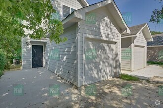 Building Photo - BEAUTIFUL DUPLEX NOW LEASING FOR A MAY MOV...