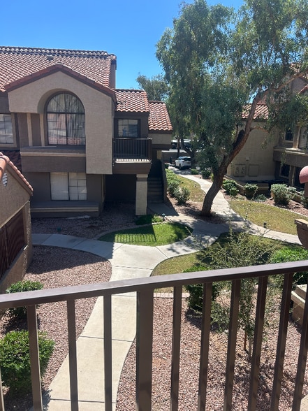 Building Photo - 1905 E University Dr