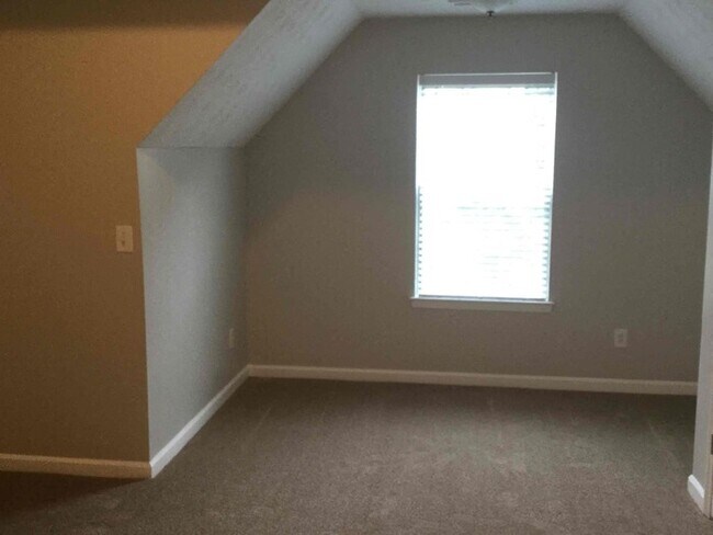Building Photo - 2931 Two Lakes Cir