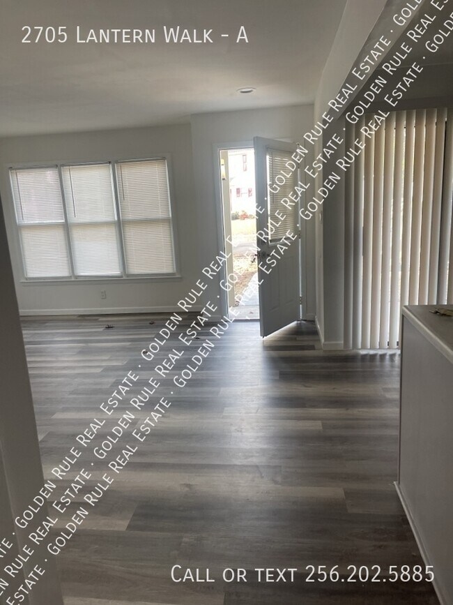 Building Photo - 2705 Lantern Walk SE