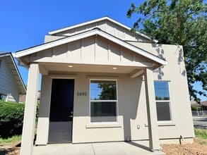 Building Photo - 28THST/37THAVEDUPLEX