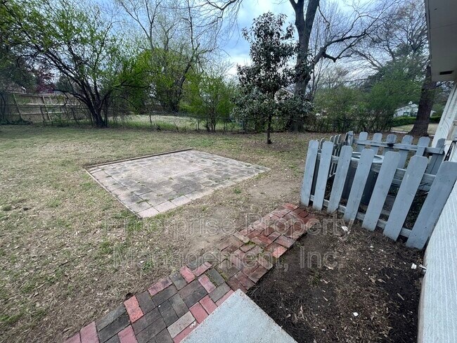 Building Photo - 1215 Mt Moriah Rd