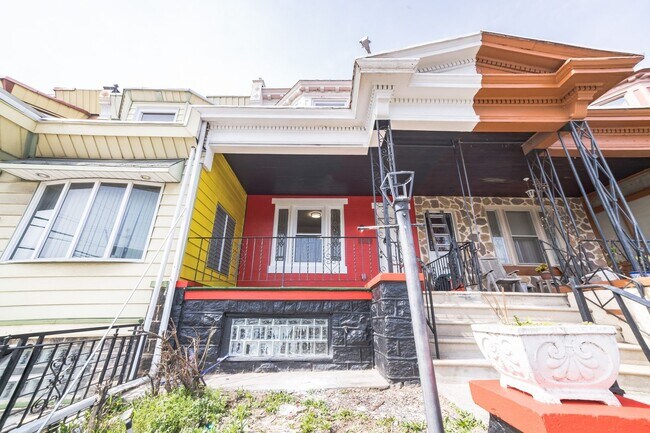 Building Photo - Huge 3 bedroom house for rent
