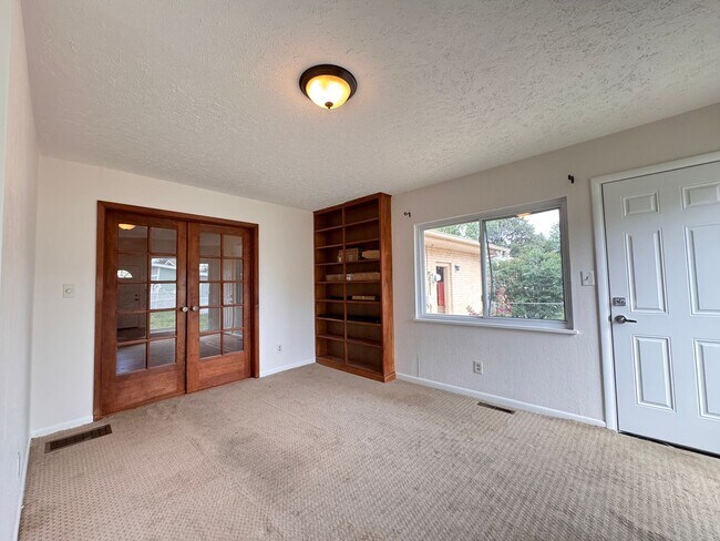Building Photo - Great house in great location
