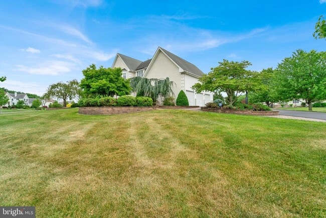 Building Photo - 19 Meadowlark Dr