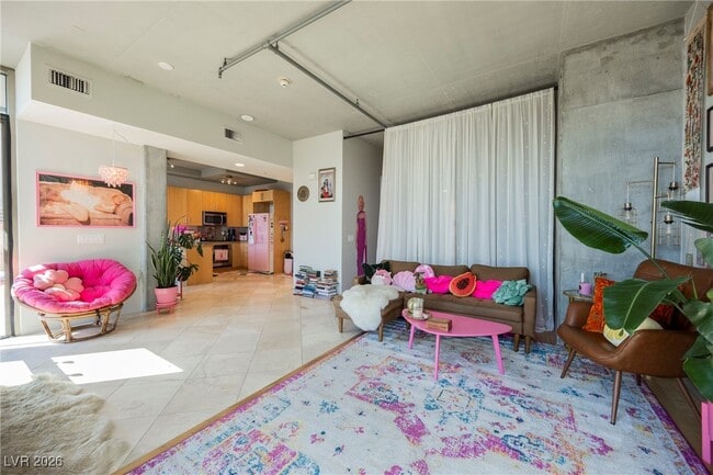 Building Photo - 353 E Bonneville Ave