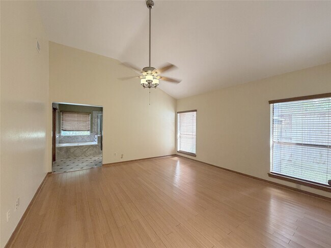 Building Photo - 13103 Waldemere Dr