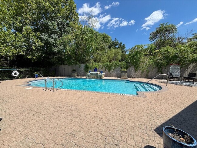 Building Photo - 12401 Los Indios Trail