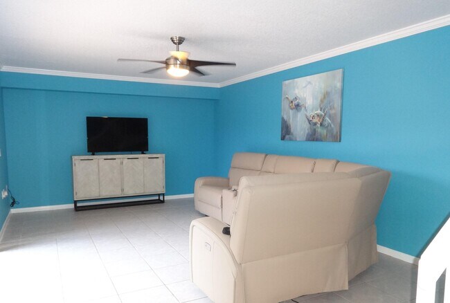 Building Photo - 2334 23rd Ct