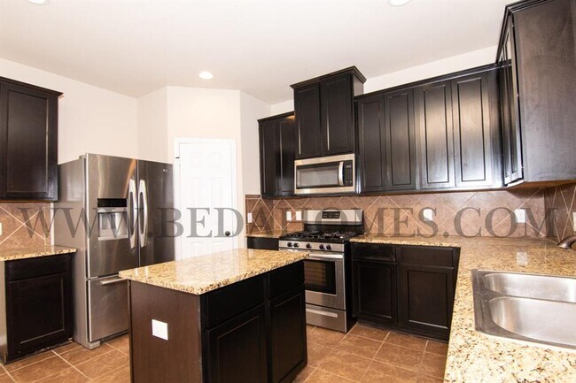 Building Photo - 9134 St Laurent Ln