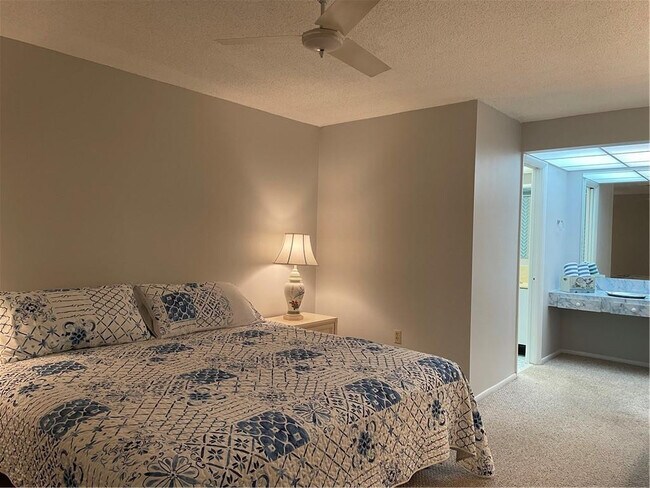 Building Photo - 4629 Poinciana St