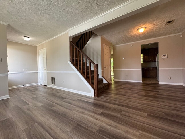 Building Photo - 8170 Canyon Forge Dr