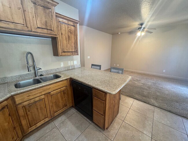 Building Photo - Millcreek Springs Townhome