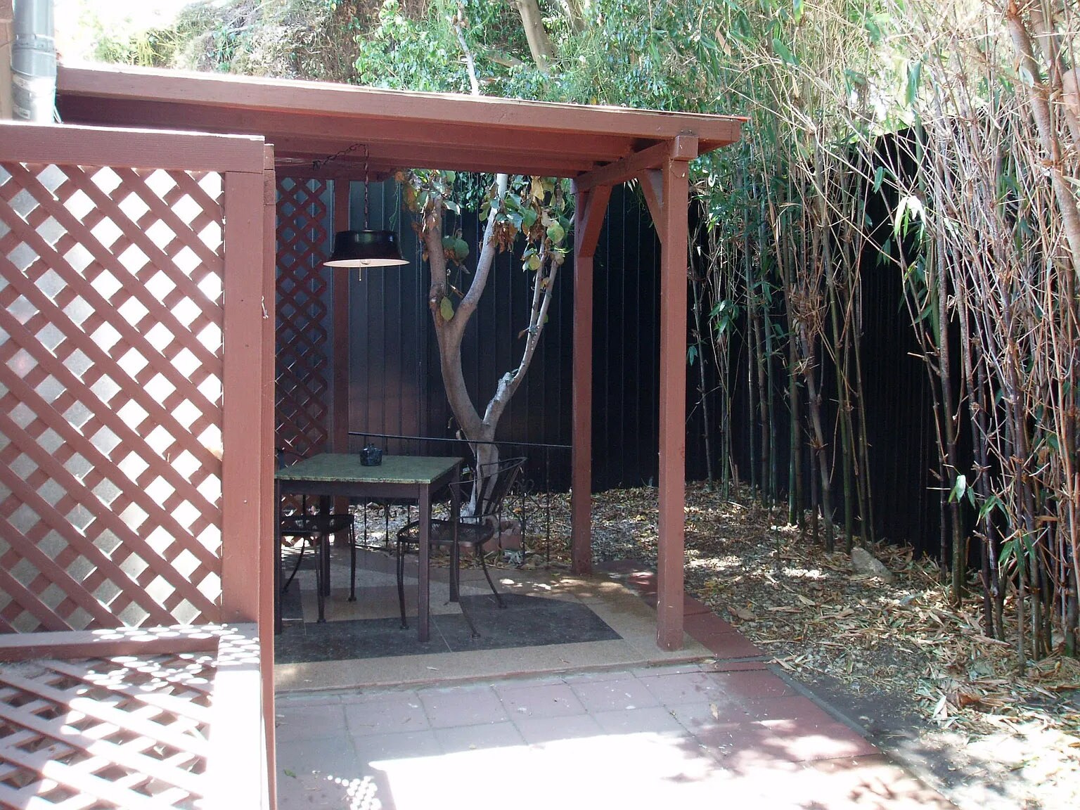 Covered patio - 10809 Huston St