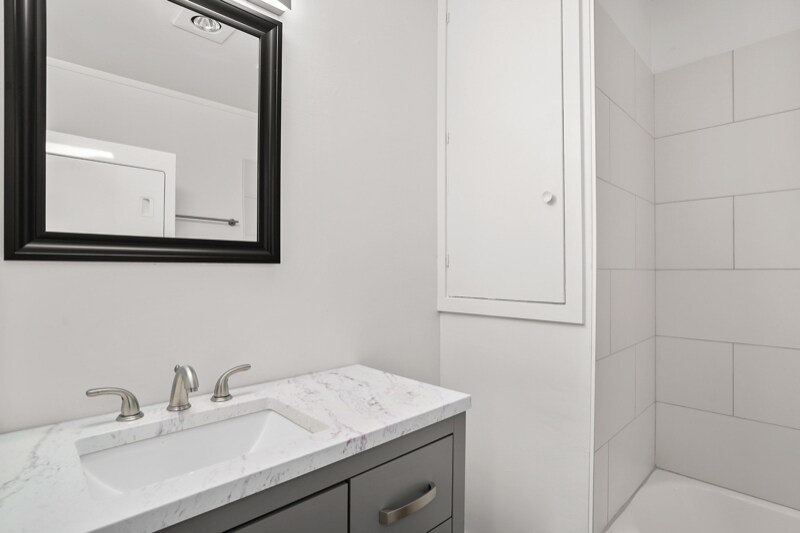 Building Photo - 177 SE 5th Ave