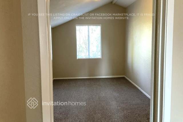 Building Photo - 2414 S Woodlark Dr