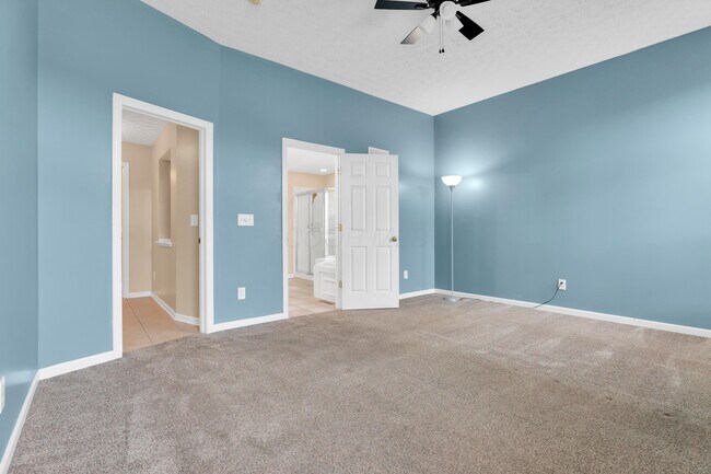 Building Photo - 3796 Village Club Dr