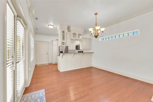 Building Photo - 536 N Tennyson Ln