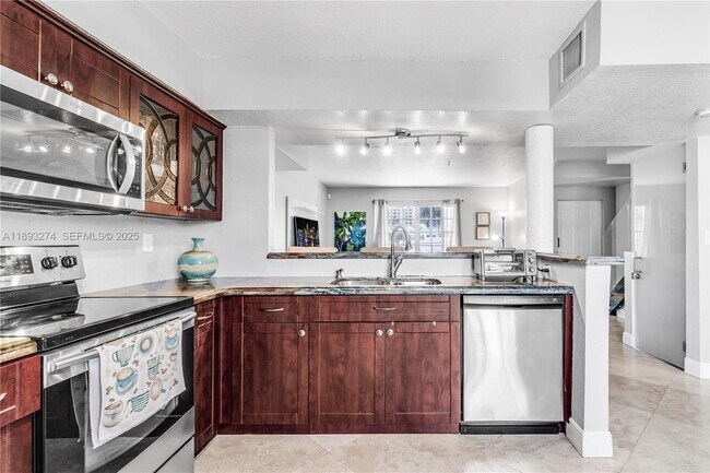 Building Photo - 349 Virginia St