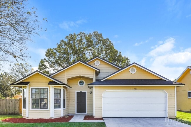 Primary Photo - 7084 Swamp Flower Ln