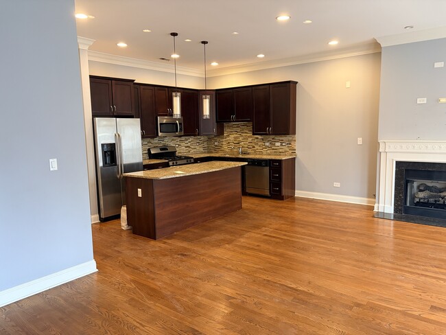 Building Photo - 218 N Halsted St