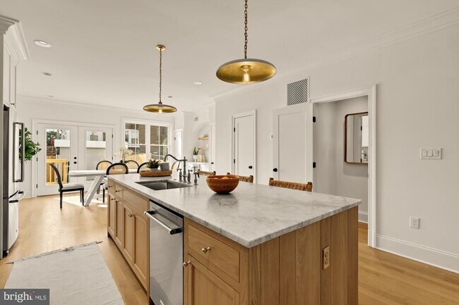 Building Photo - 4830 8th St NW