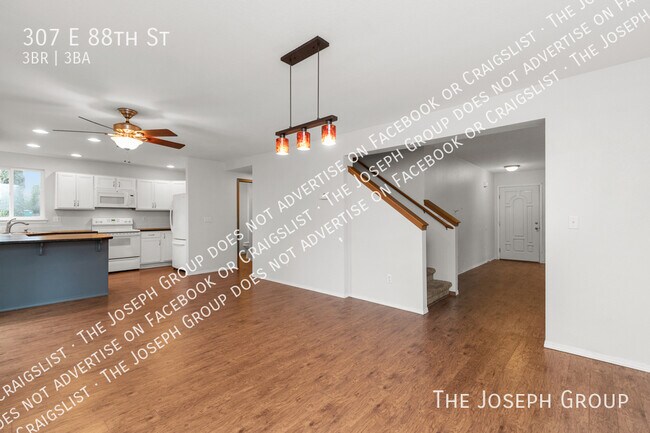 Building Photo - 307 E 88th St