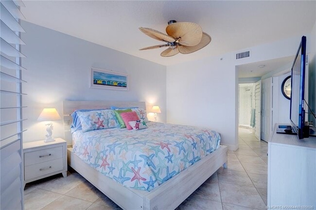 Building Photo - 5750 NE Island Cove Way