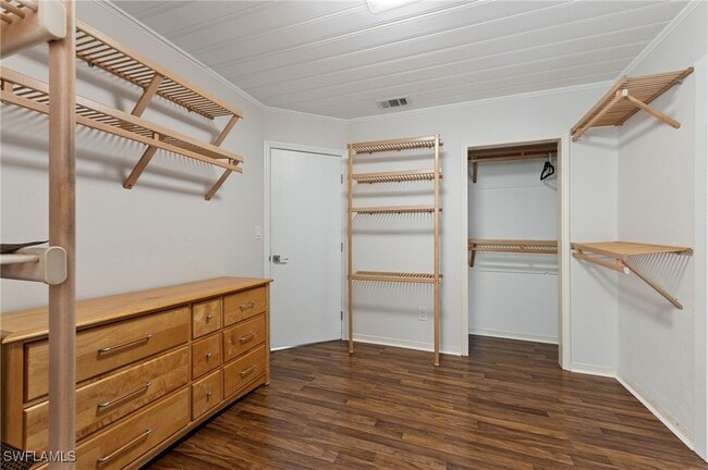 Building Photo - 714 105th Ave N