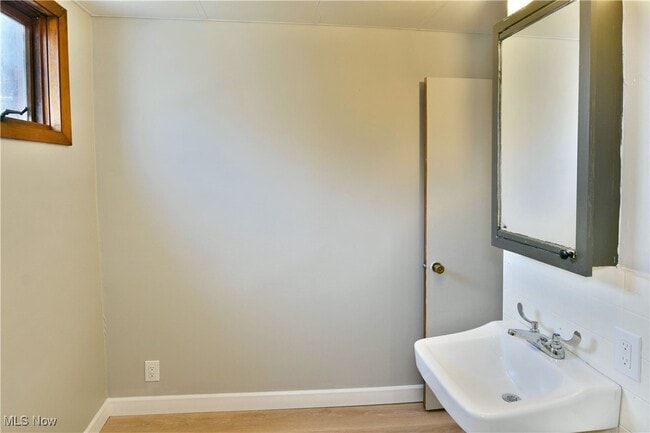 Building Photo - 401 Williams St SE