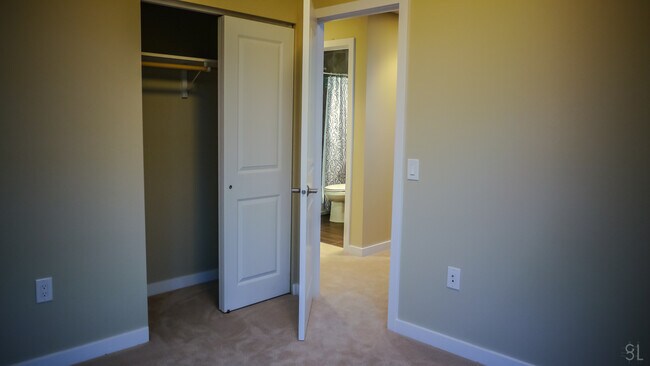 Building Photo - 2215 E John St