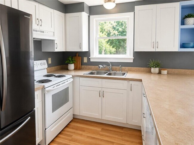 Building Photo - 26 Durkin Dr