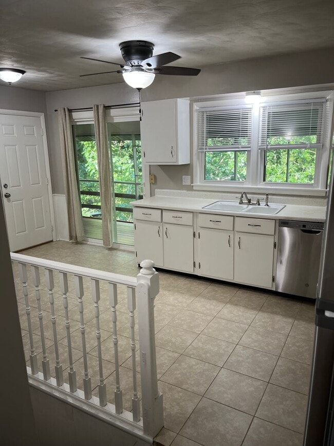 Building Photo - Spacious Two-Level Home with Dual Living Areas, 2 Kitchens & Covered Back Deck!