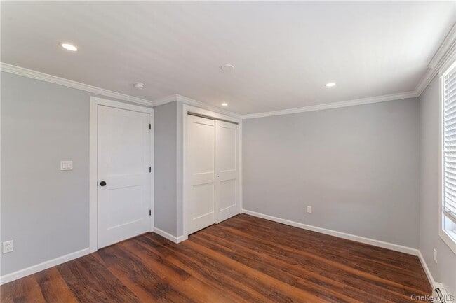 Building Photo - 5 Carlton Ave