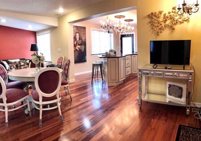 Building Photo - 4028 Beach Dr SW