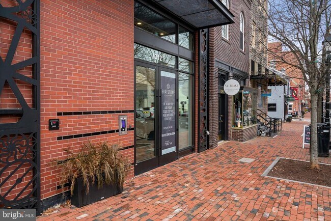 Building Photo - 1312 King St