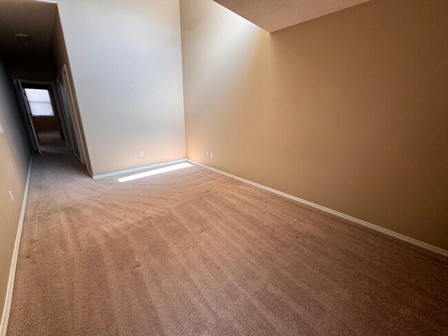 Building Photo - 5615 Del Oeste Dr NW