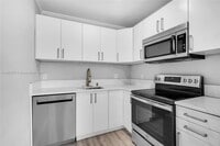 Building Photo - 4500 NE 18th Ave