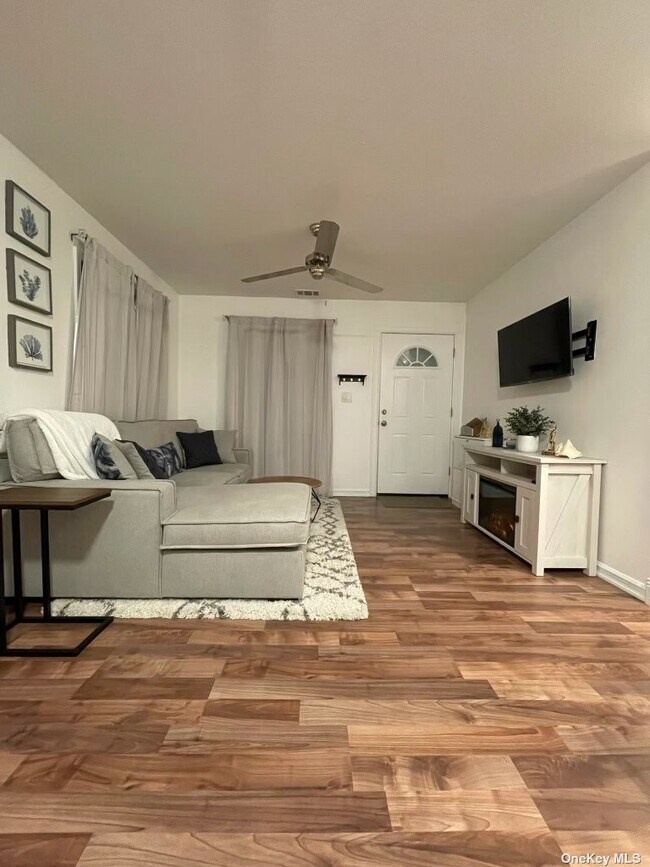 Building Photo - 208 Fairview Cir