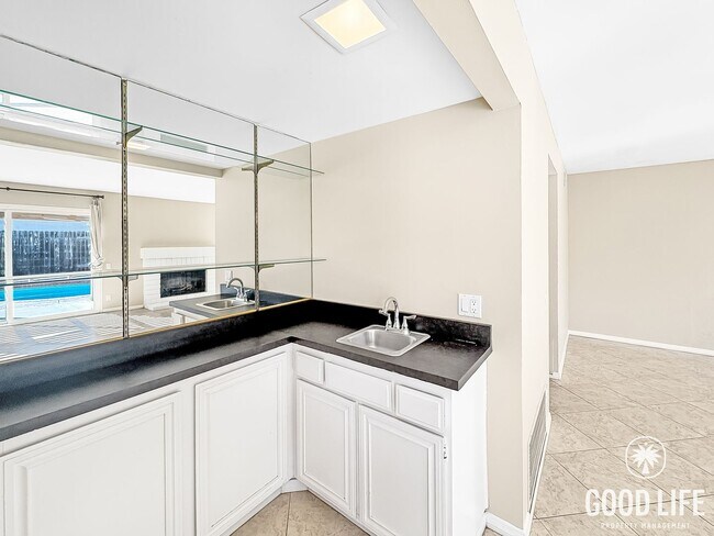 Building Photo - Spacious Rancho Peñasquitos Pool Home with Vaulted Ceilings & Swimming Pool