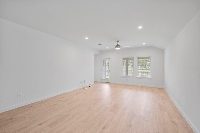 Building Photo - 8027 Veneto Grn Dr