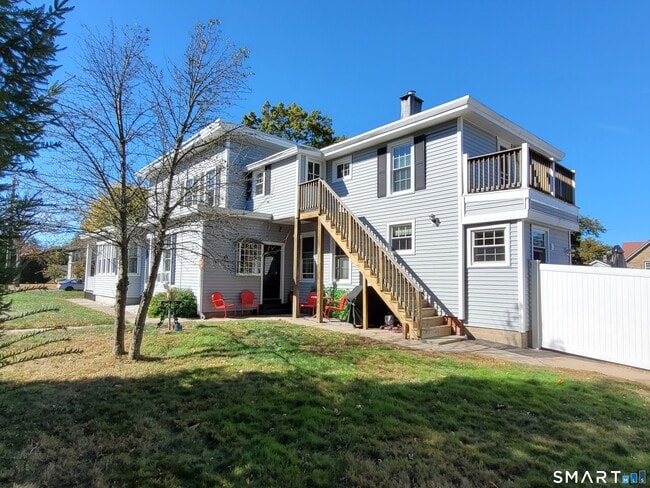 Building Photo - 264 Wolcott Hill Rd