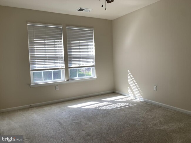 Building Photo - 8379 Academy Rd