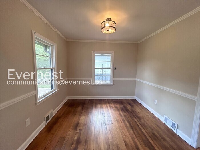 Building Photo - 1728 Valencia Rd