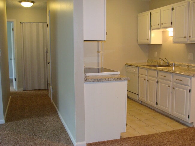 Building Photo - 998 W Beaver Creek Blvd