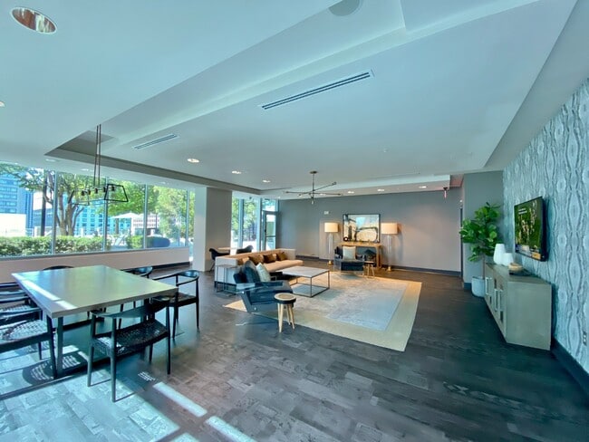 Building Photo - Uptown Condo with AMAZING VIEW!