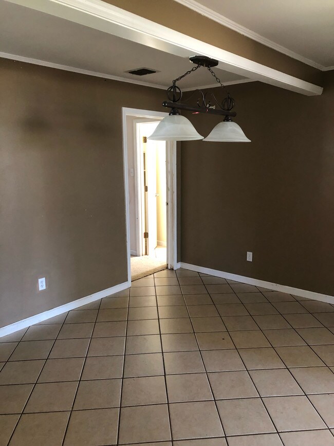 Building Photo - 1204 Waller Ave