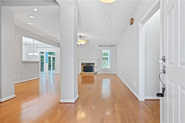Building Photo - 304 Laurel Glen Crossing