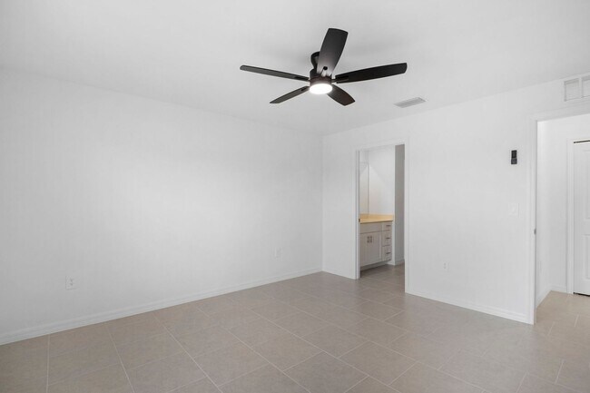 Building Photo - Brand New construction 4 bedrooms 2 bathrooms in North Fort Myers