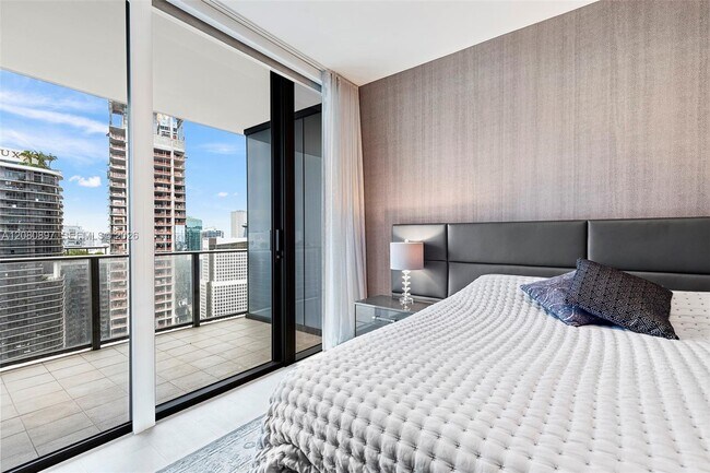 Building Photo - 1000 Brickell Plaza